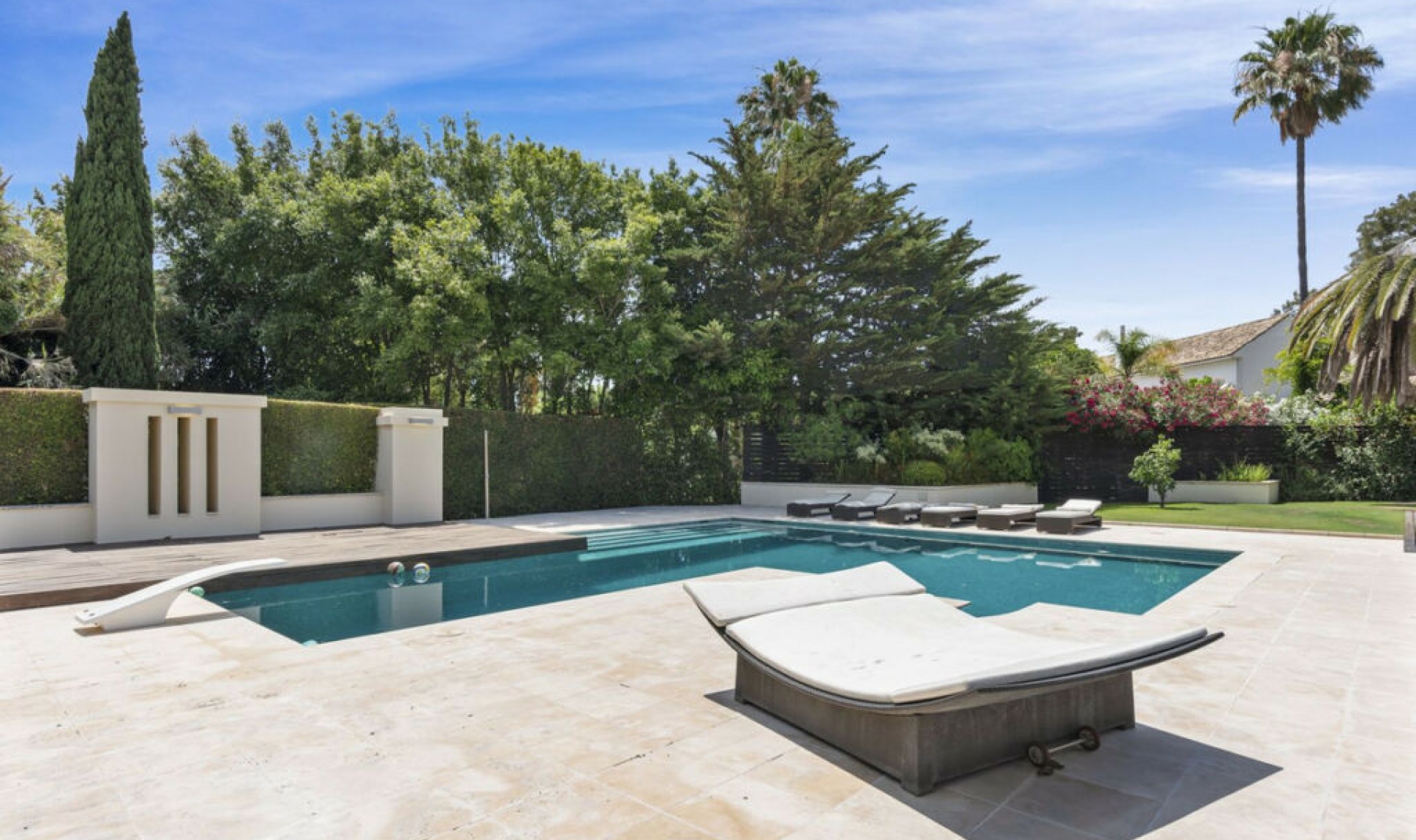 Resale - House -
Sotogrande Costa