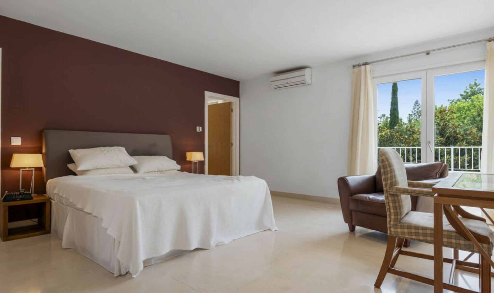 Resale - House -
Sotogrande Costa