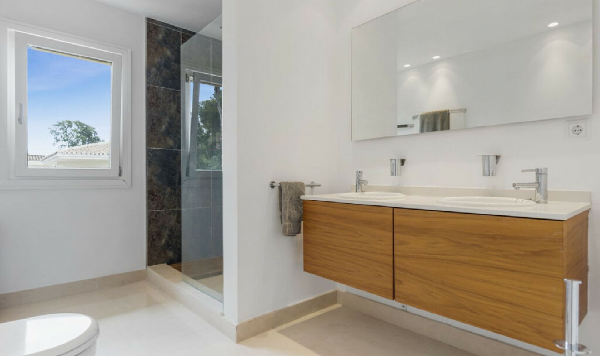 Resale - House -
Sotogrande Costa