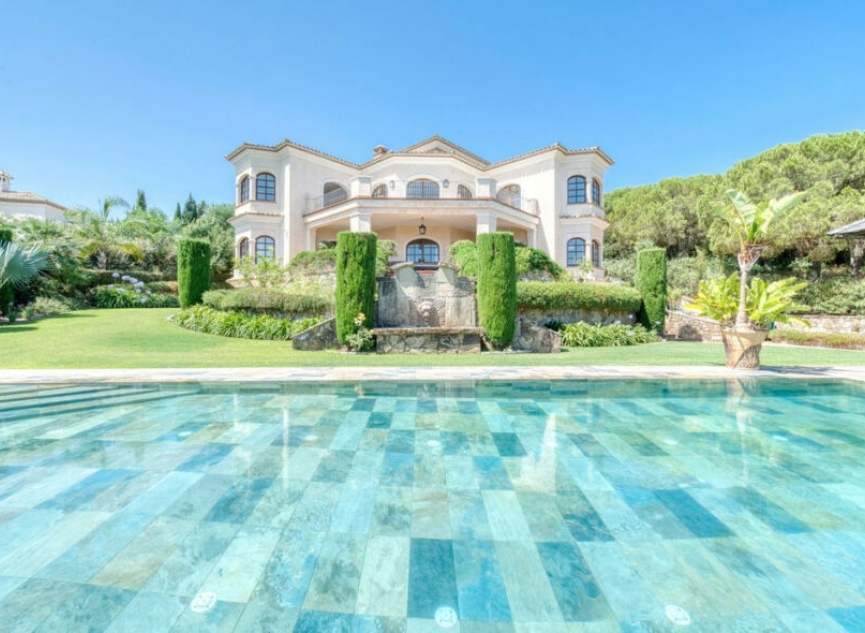 Resale - House -
Sotogrande Costa