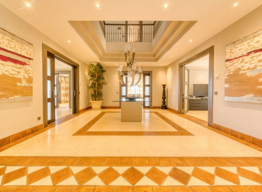 Resale - House -
Sotogrande Costa