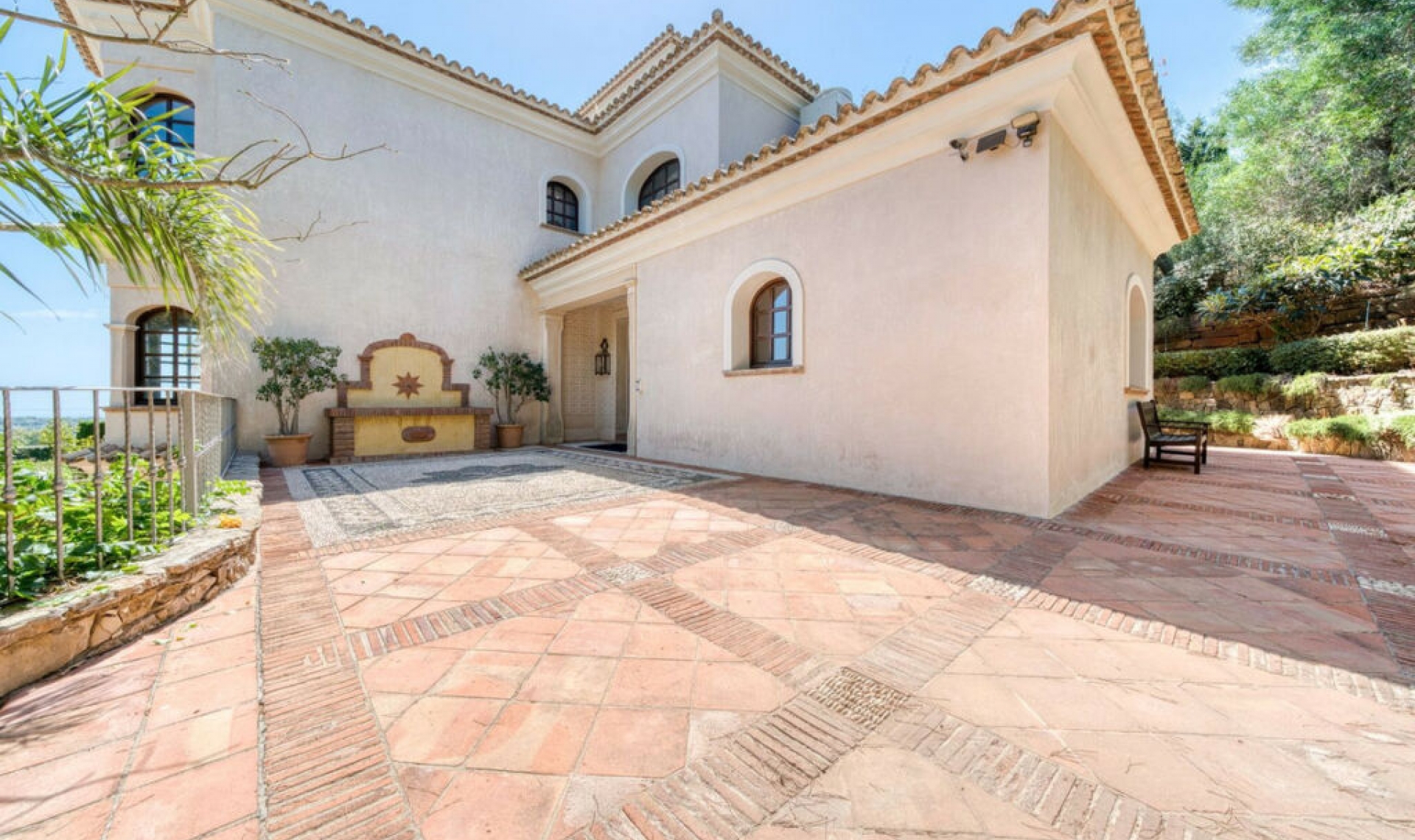 Resale - House -
Sotogrande Costa