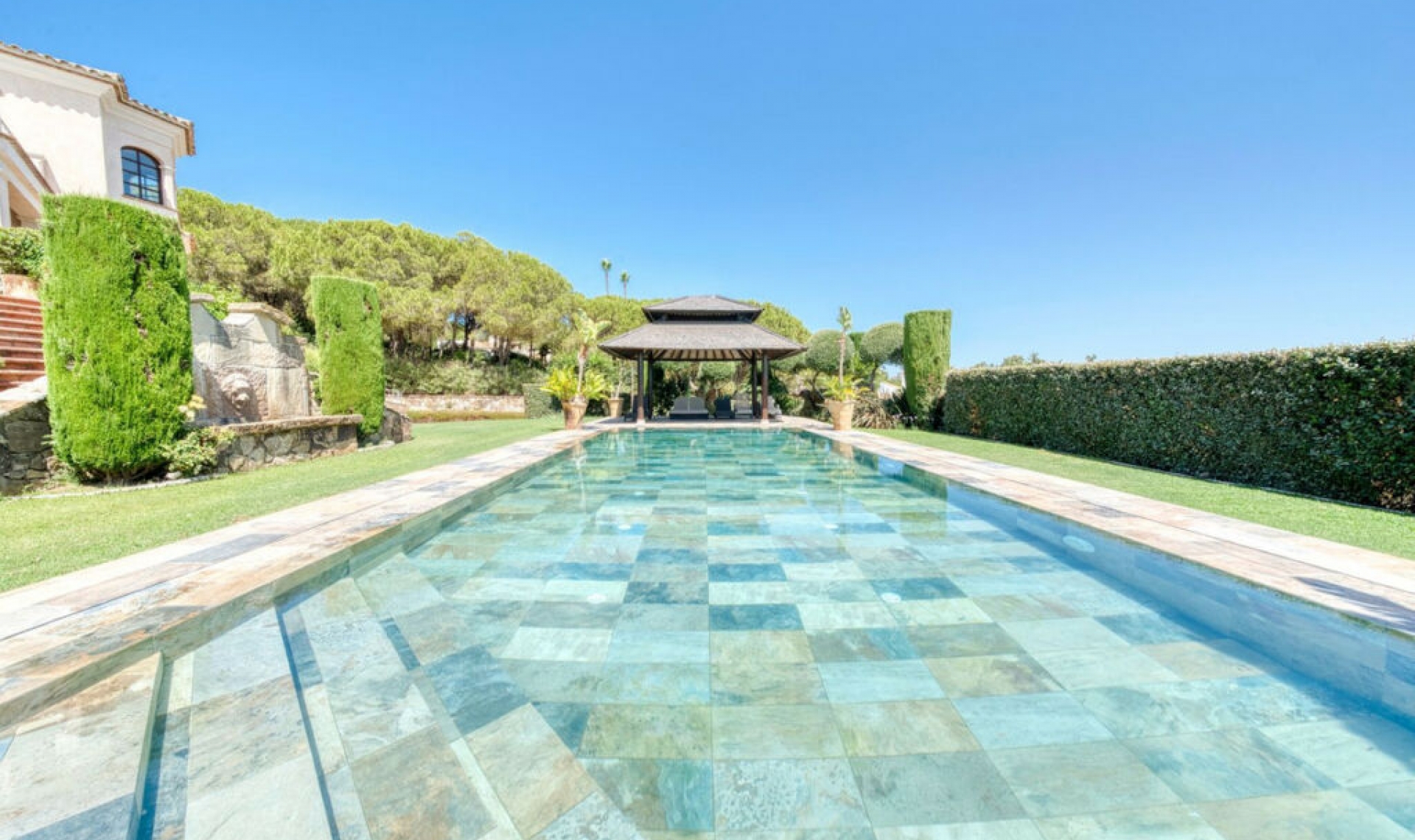 Resale - House -
Sotogrande Costa