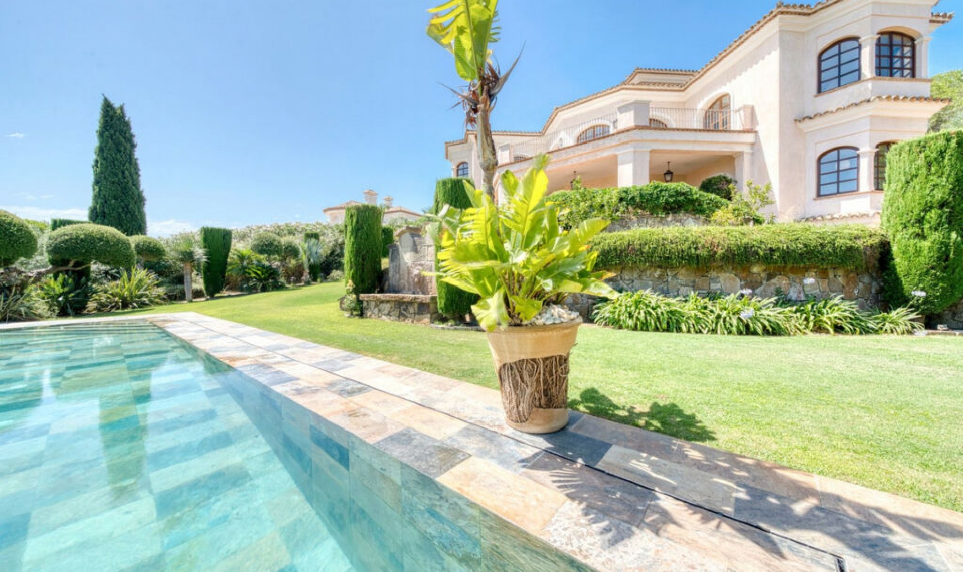 Resale - House -
Sotogrande Costa