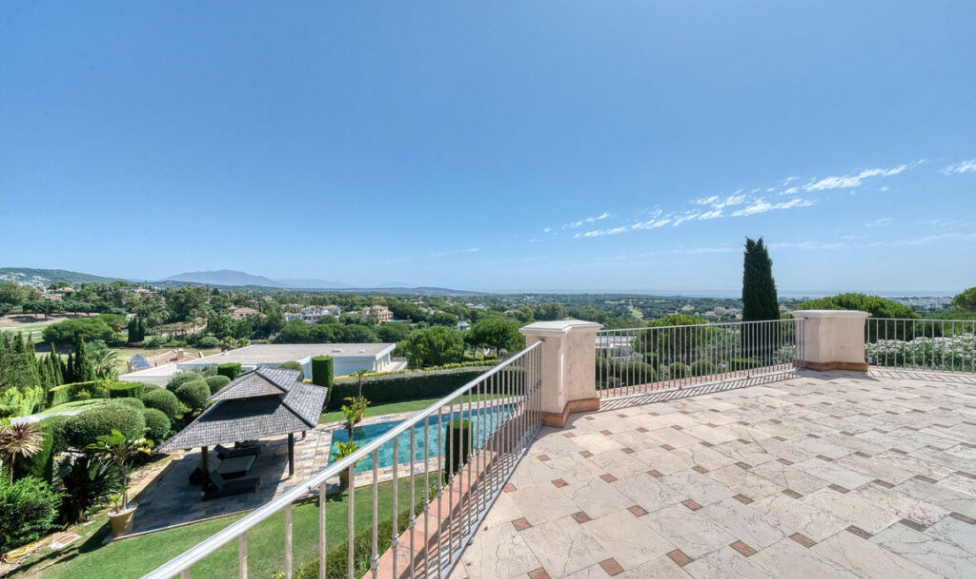 Resale - House -
Sotogrande Costa