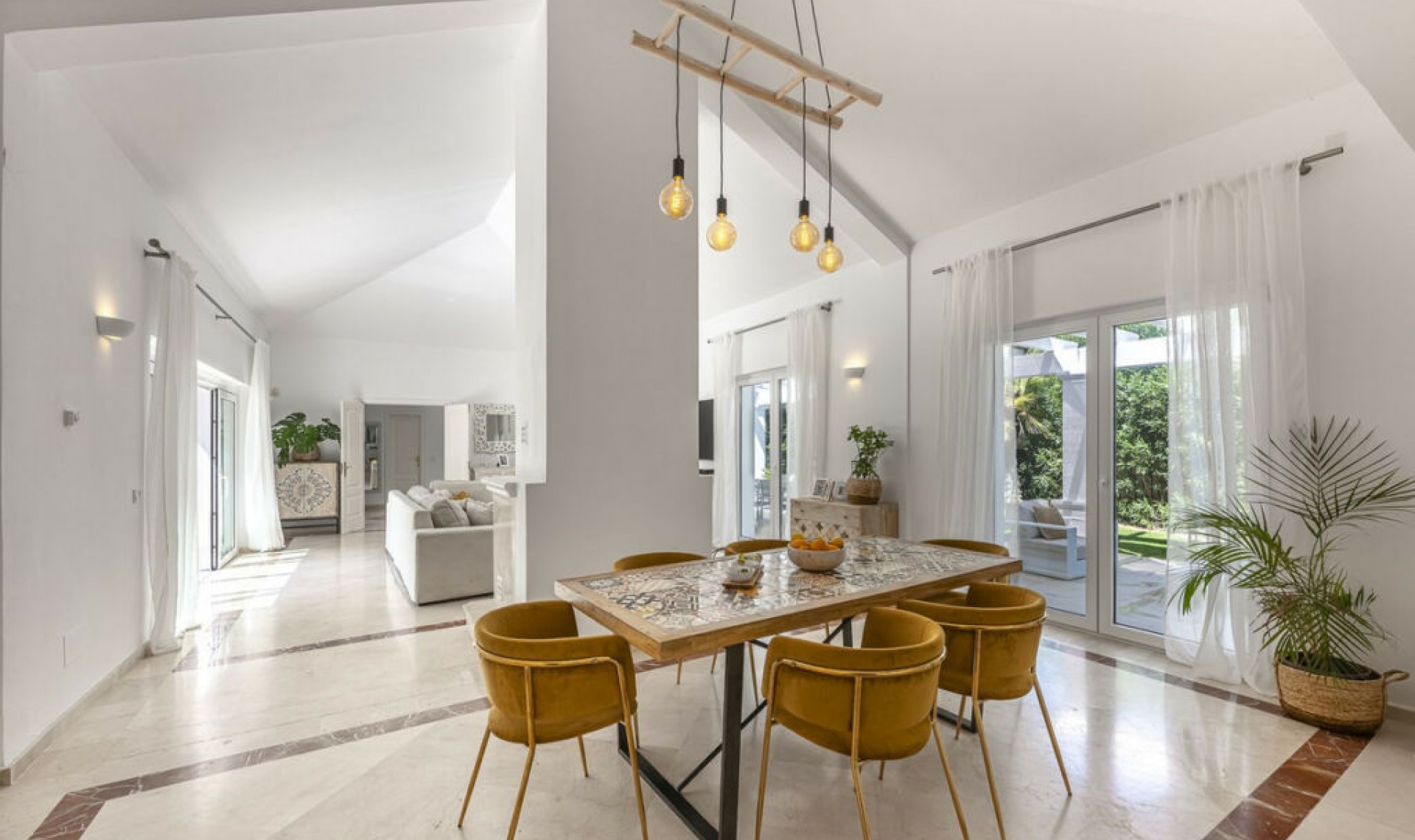 Resale - House -
Sotogrande Costa