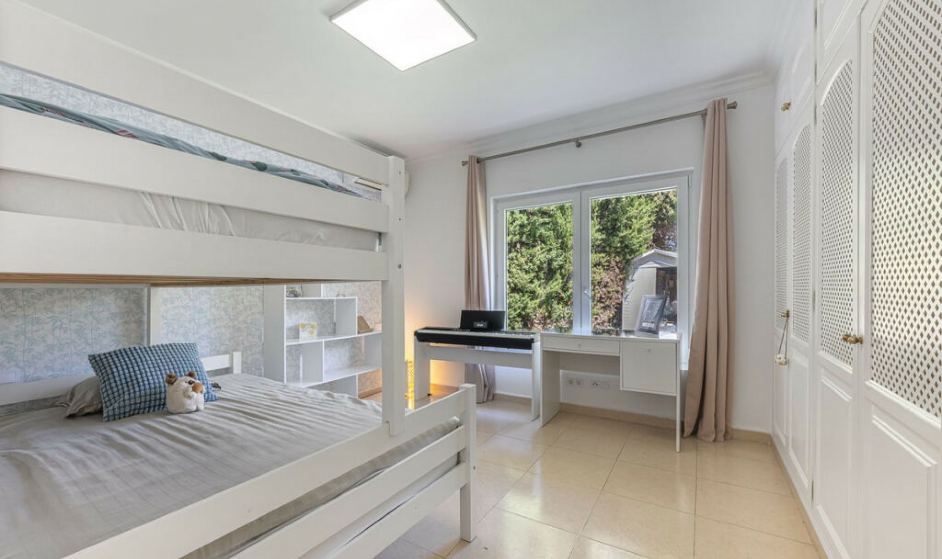 Resale - House -
Sotogrande Costa