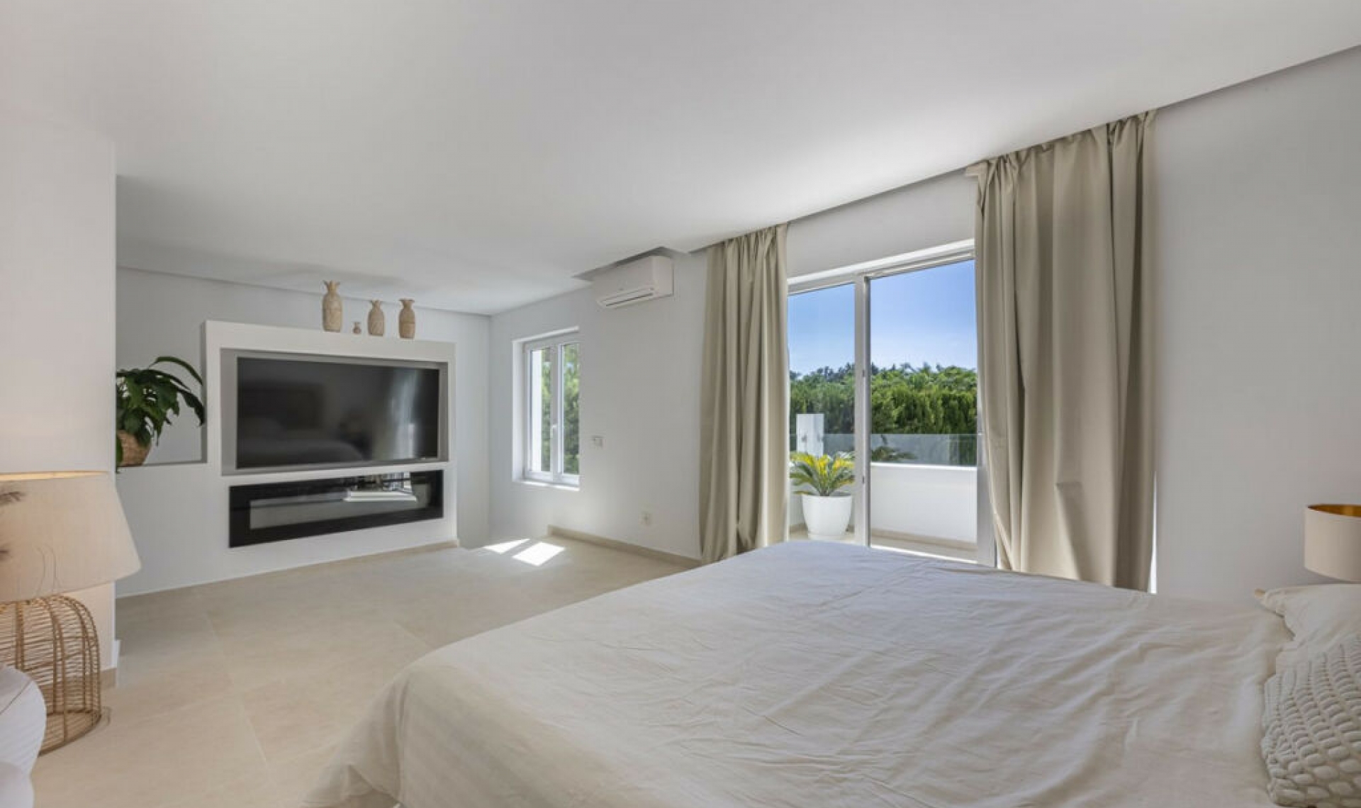 Resale - House -
Sotogrande Costa