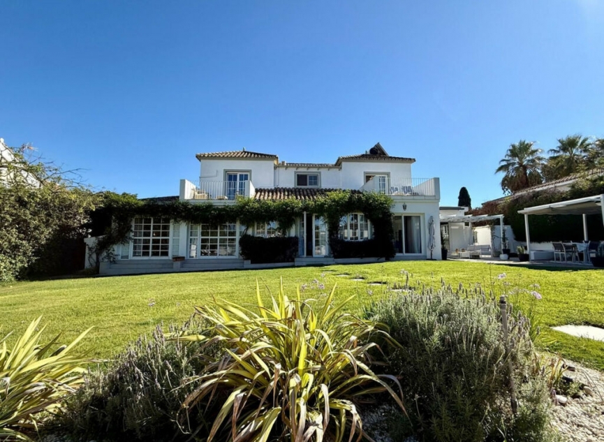 Resale - House -
Sotogrande Costa