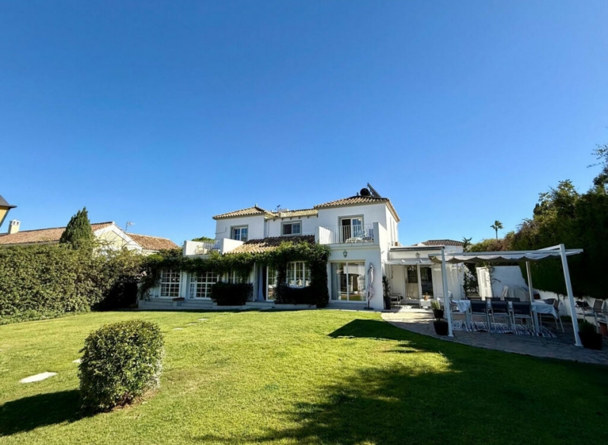 Resale - House -
Sotogrande Costa