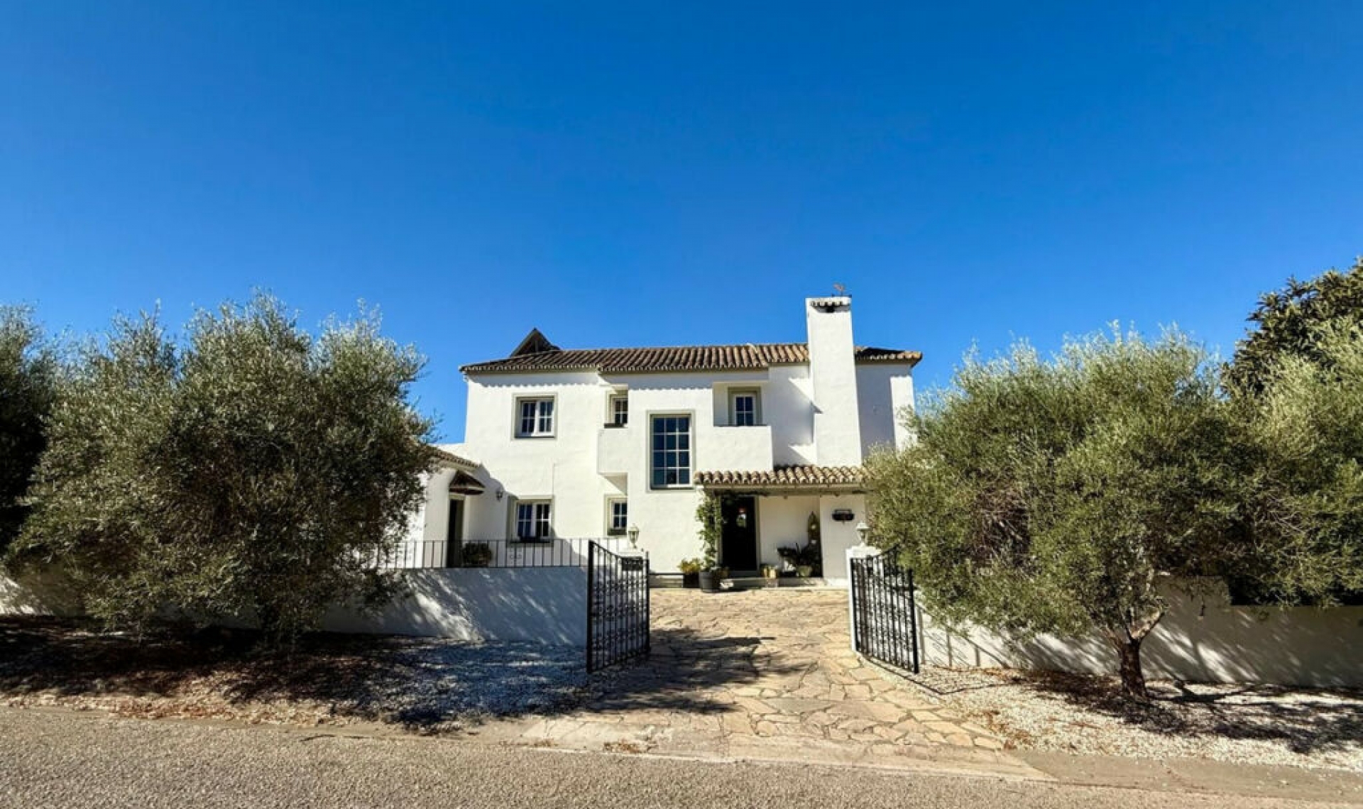 Resale - House -
Sotogrande Costa