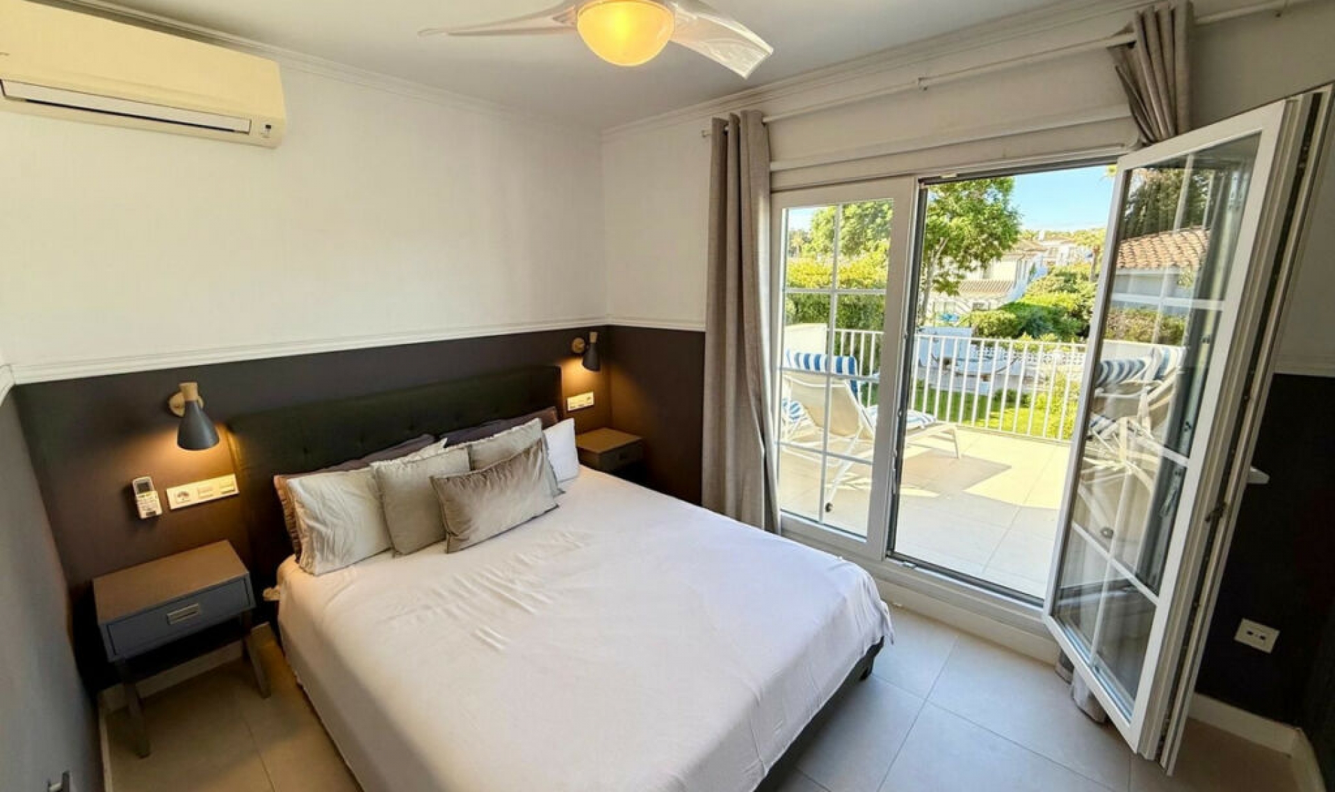 Resale - House -
Sotogrande Costa