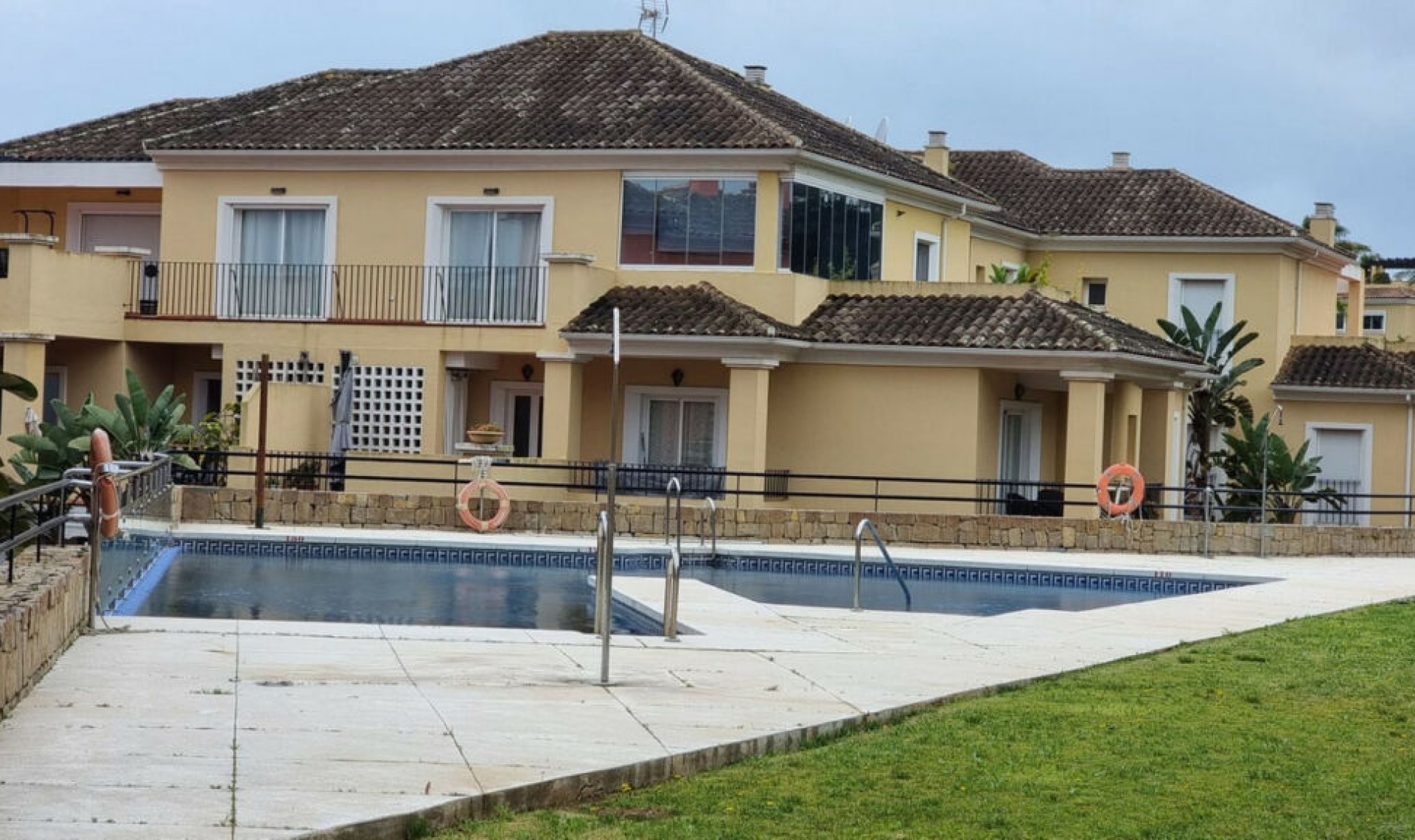 Resale - House -
Sotogrande
