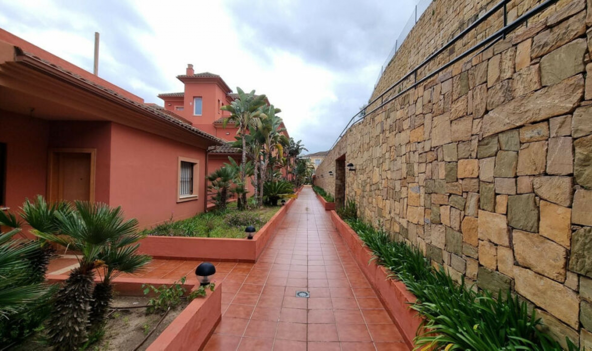 Resale - House -
Sotogrande