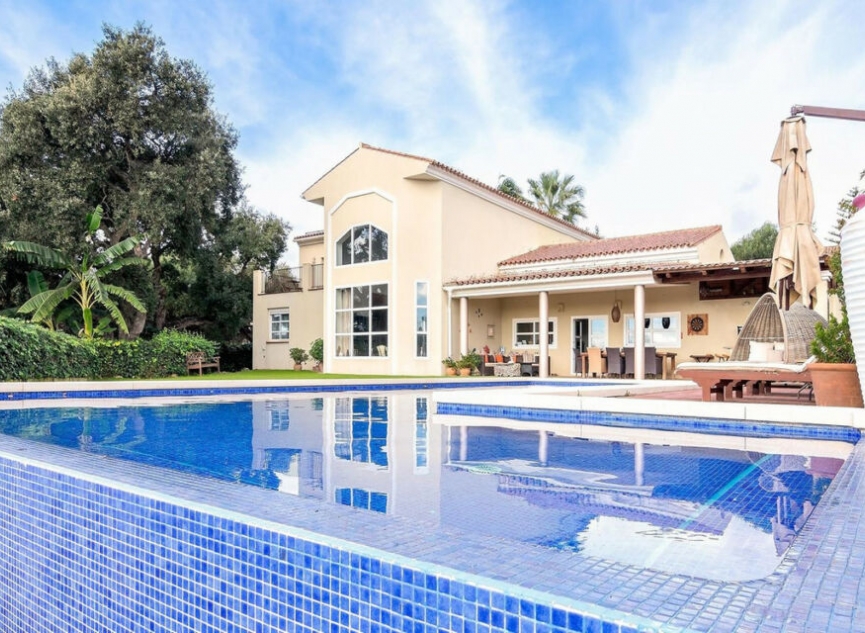 Resale - House -
Sotogrande