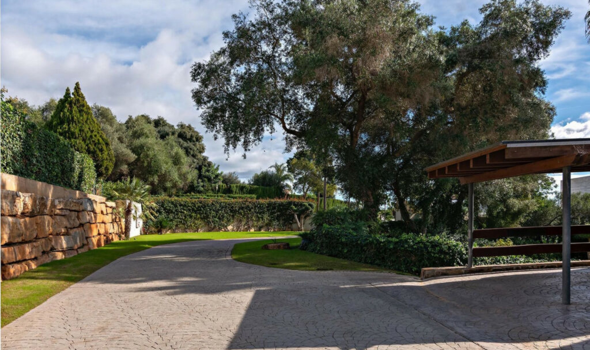 Resale - House -
Sotogrande