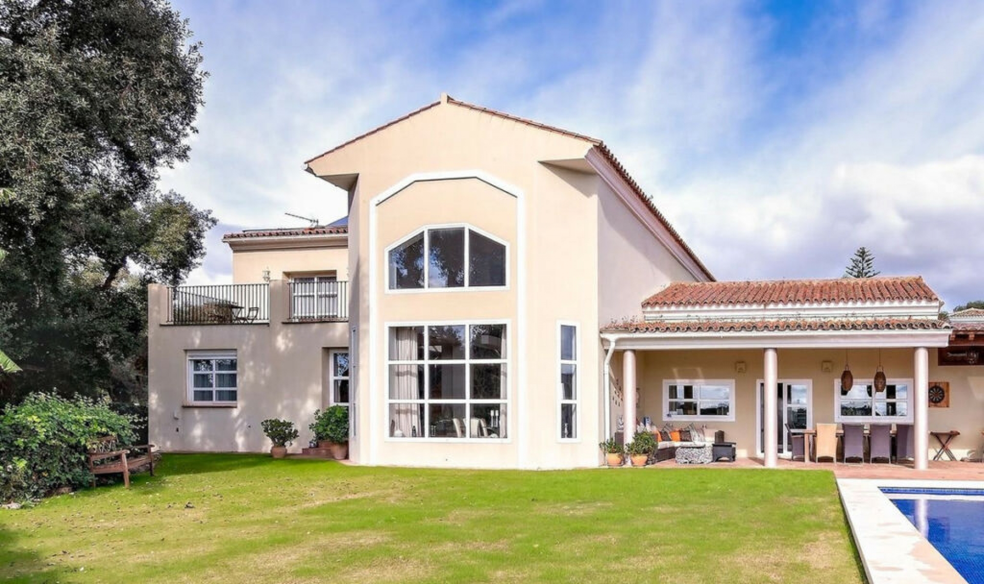 Resale - House -
Sotogrande