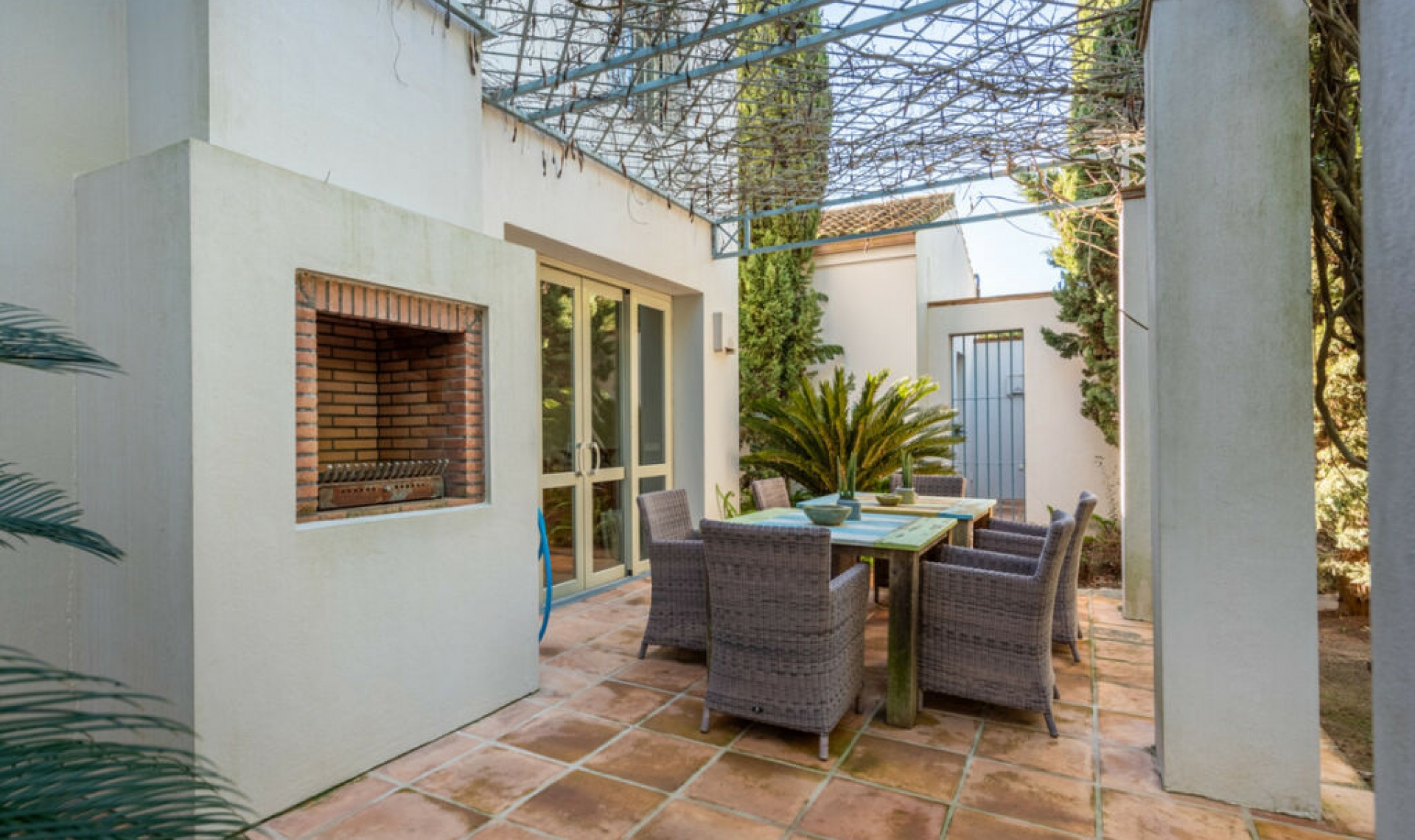 Resale - House -
Sotogrande