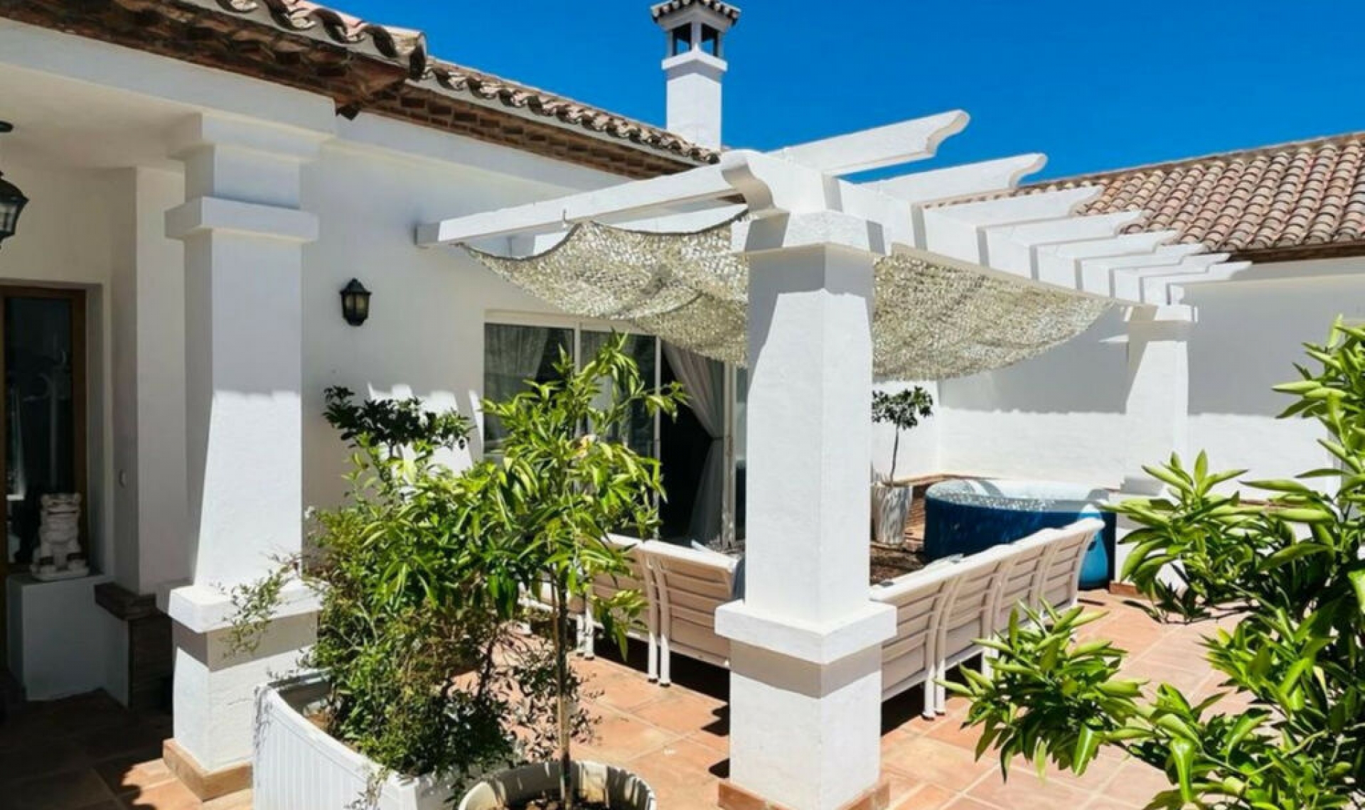 Resale - House -
Sotogrande