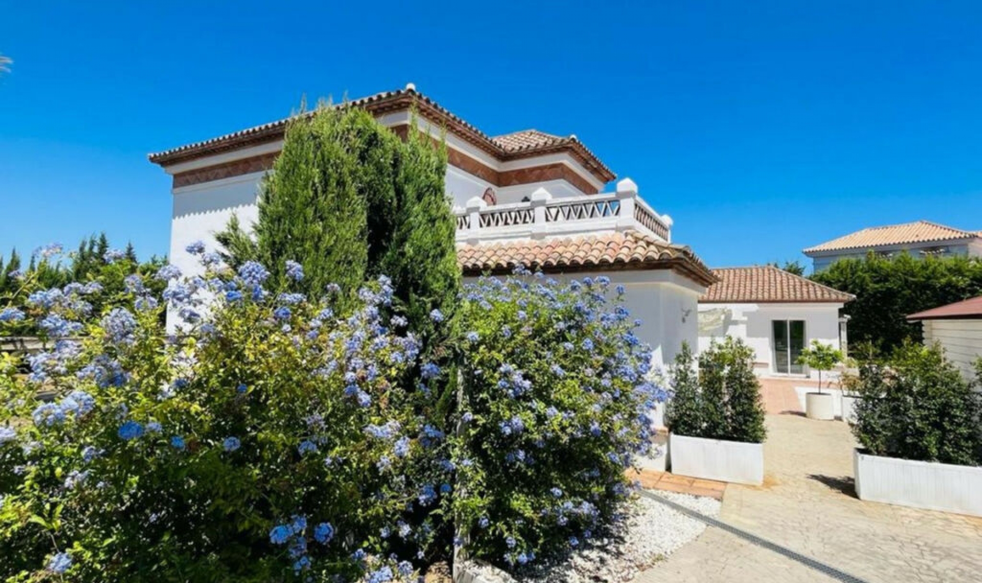 Resale - House -
Sotogrande