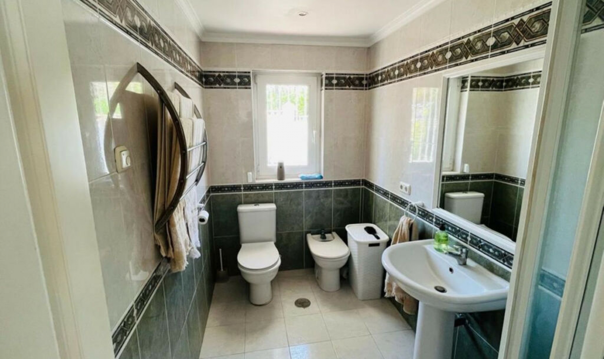 Resale - House -
Sotogrande