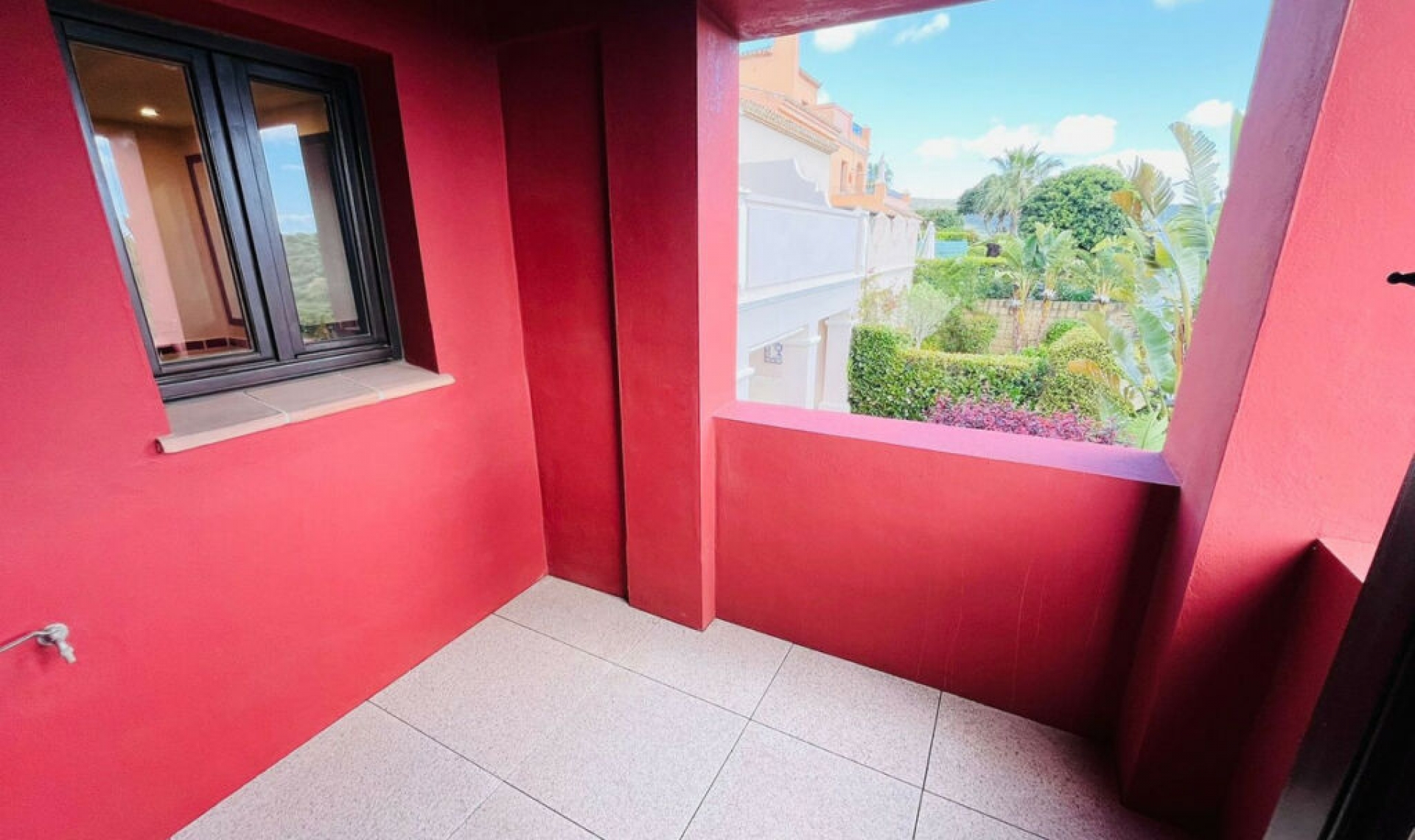 Resale - House -
Sotogrande