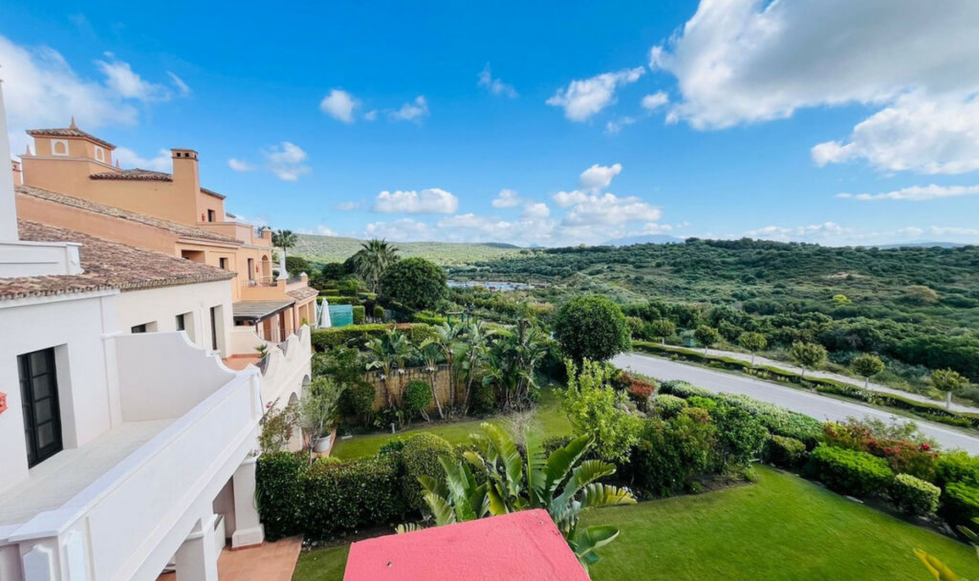 Resale - House -
Sotogrande