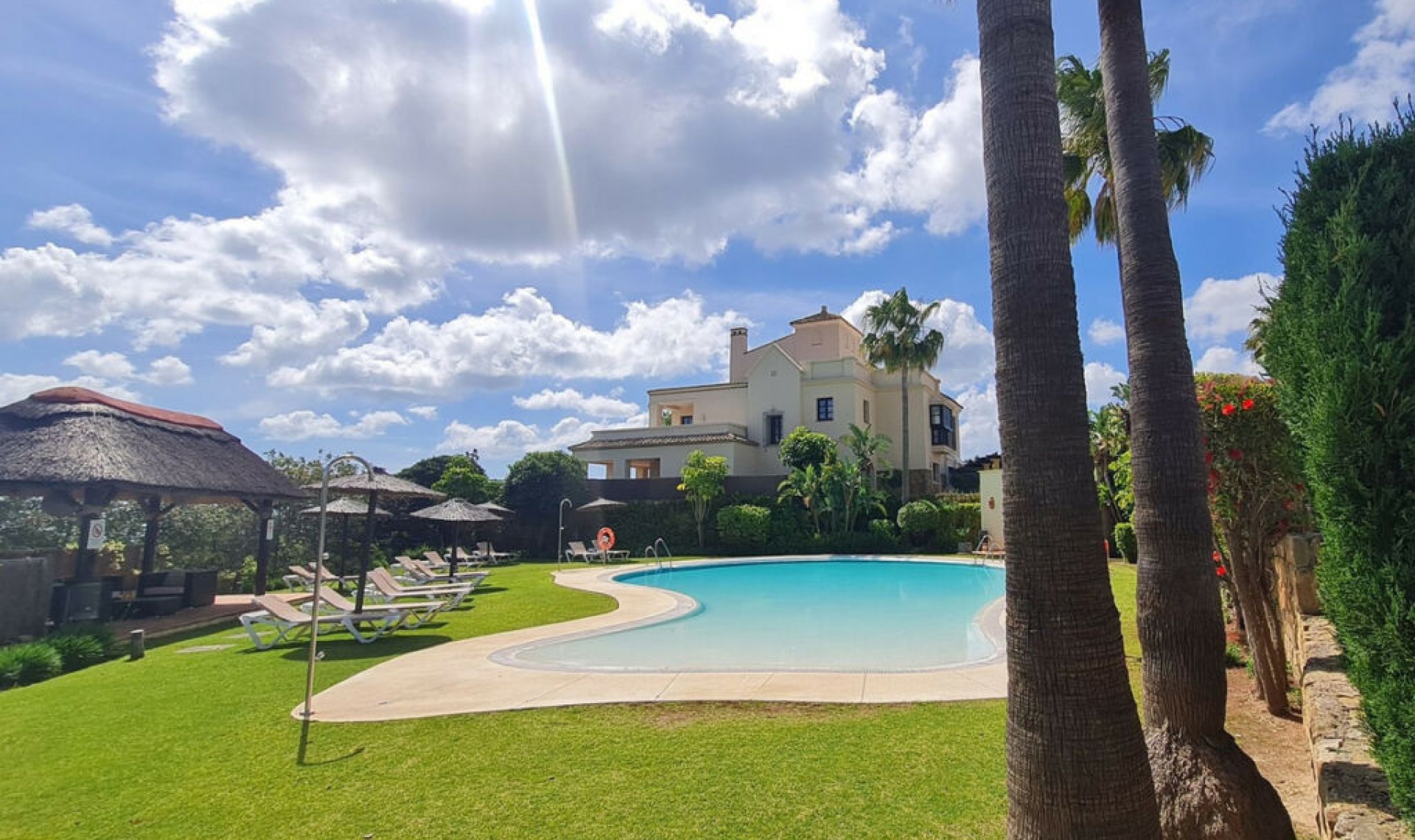Resale - House -
Sotogrande