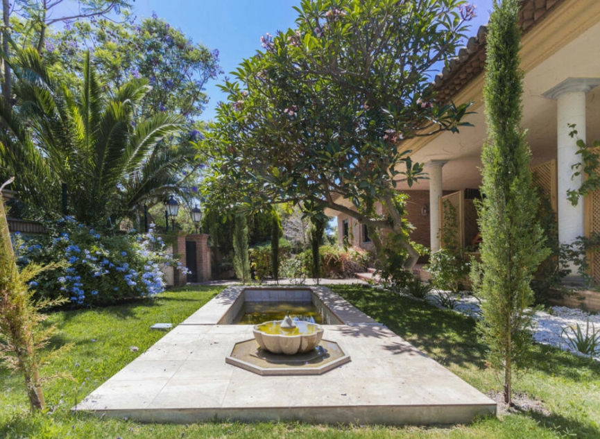 Resale - House -
Sotogrande