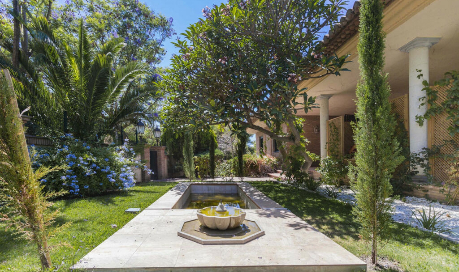 Resale - House -
Sotogrande