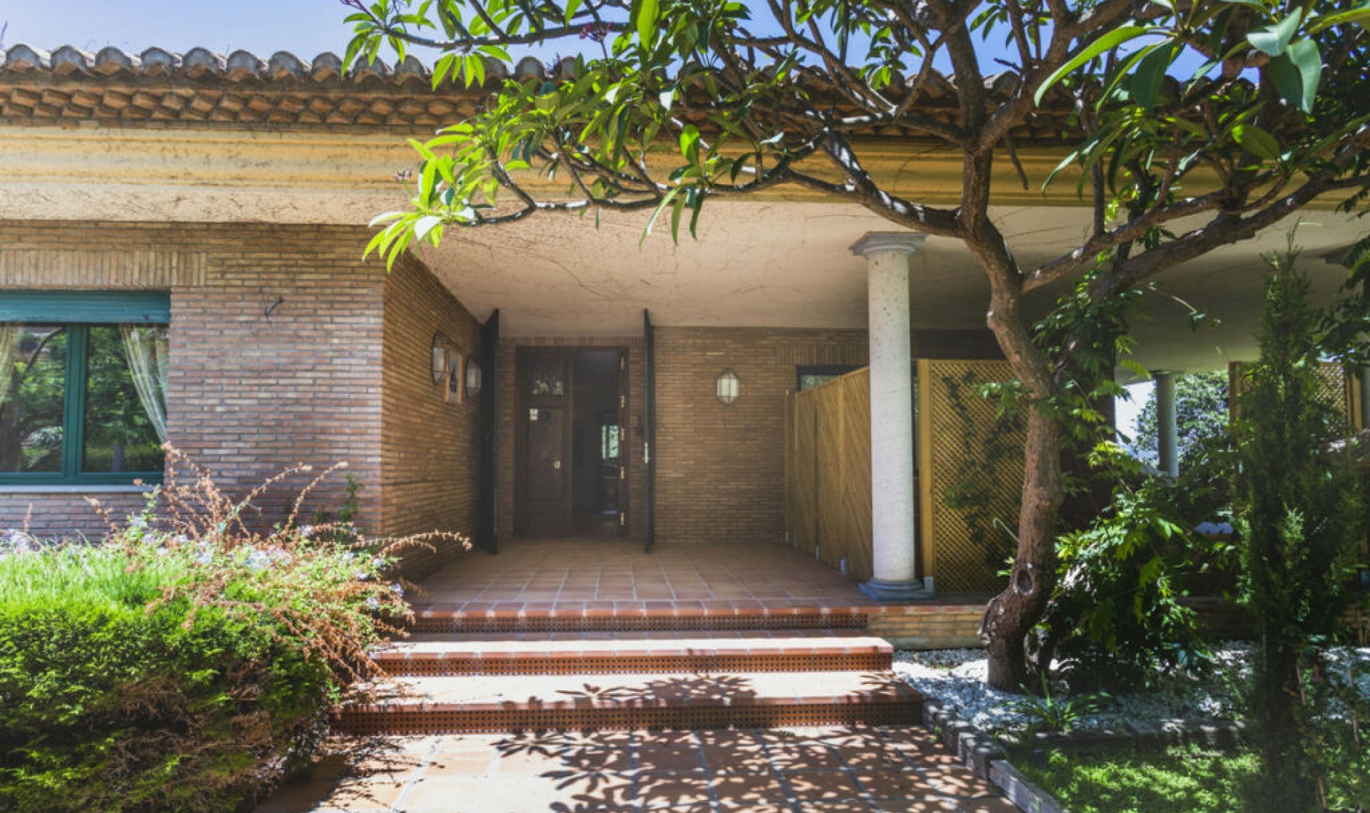 Resale - House -
Sotogrande