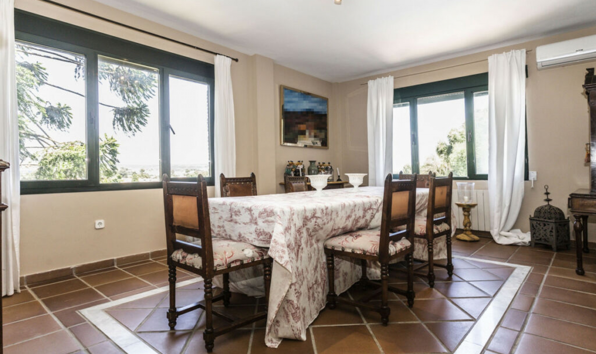 Resale - House -
Sotogrande