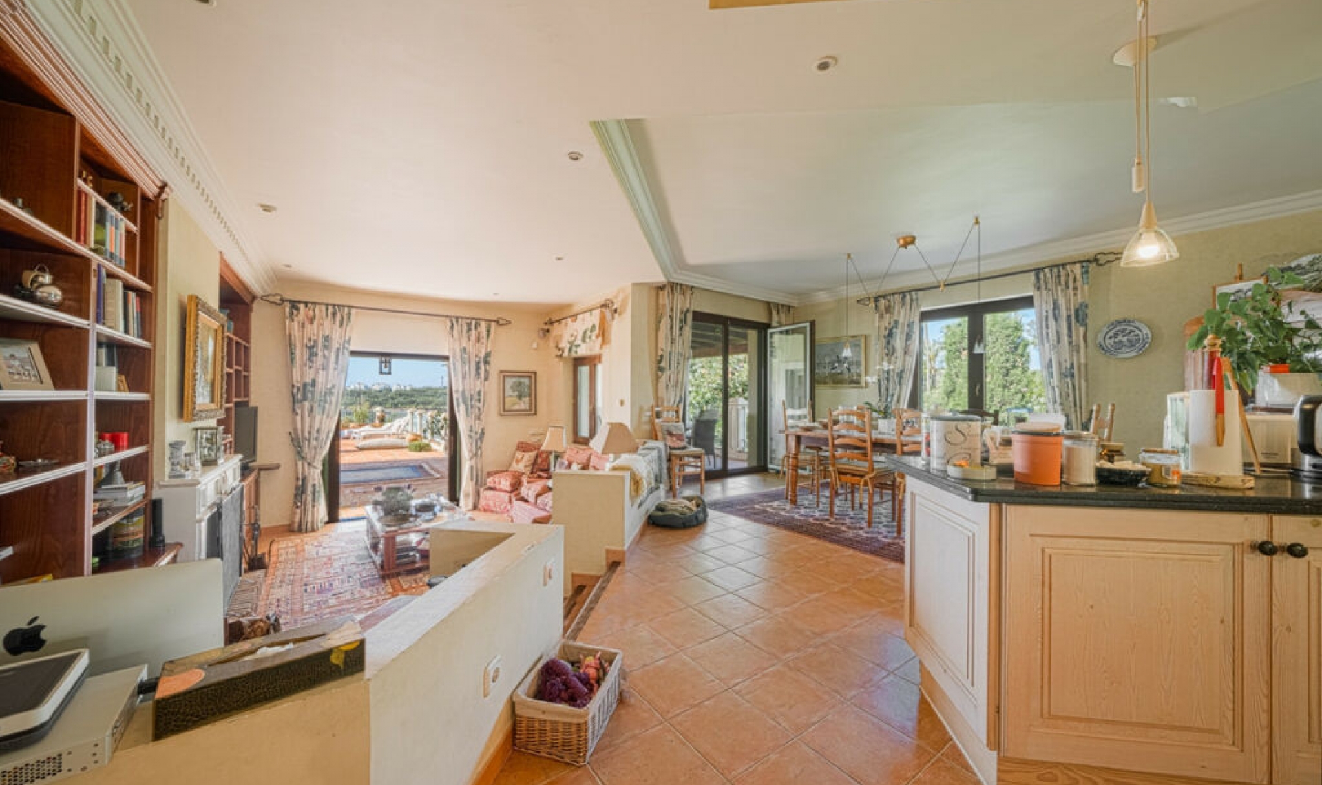 Resale - House -
Sotogrande