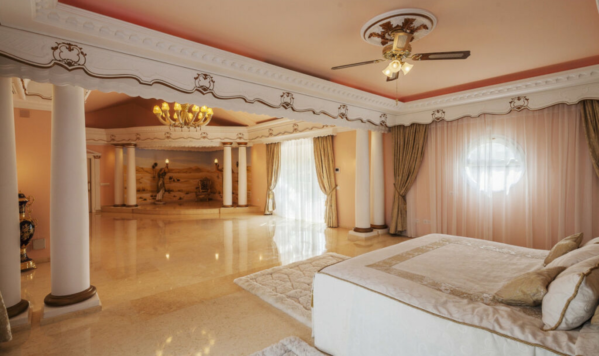 Resale - House -
Sotogrande