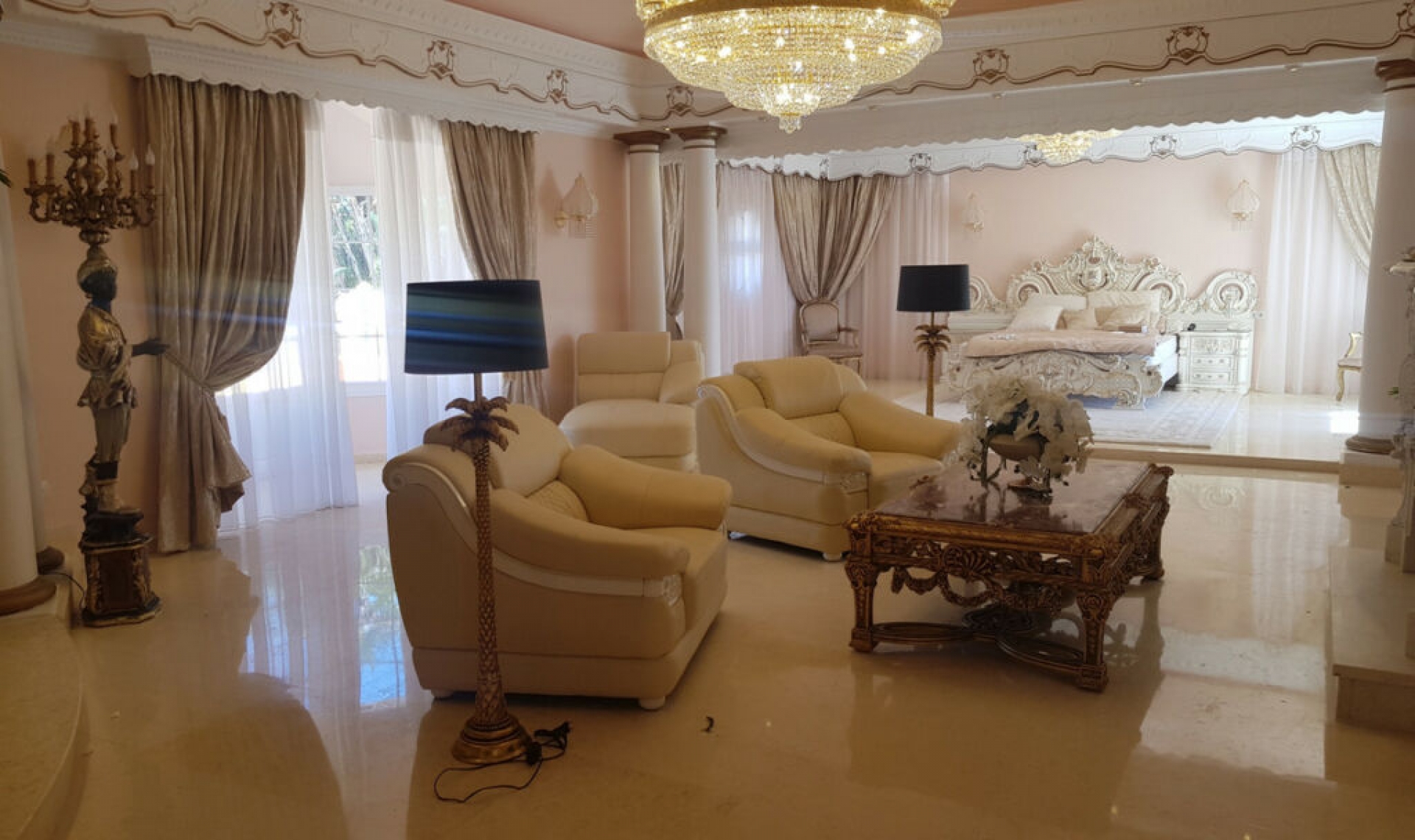 Resale - House -
Sotogrande