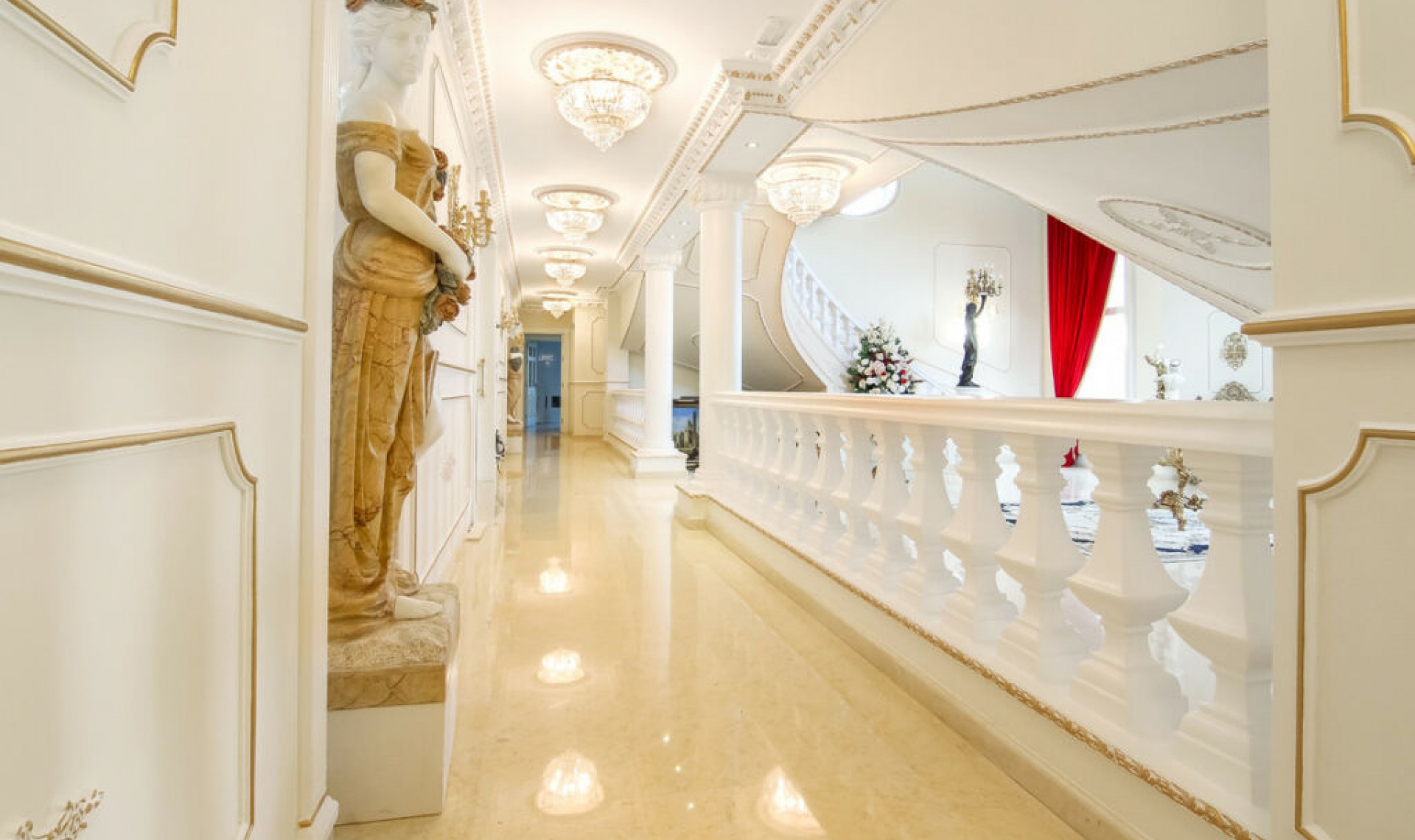 Resale - House -
Sotogrande