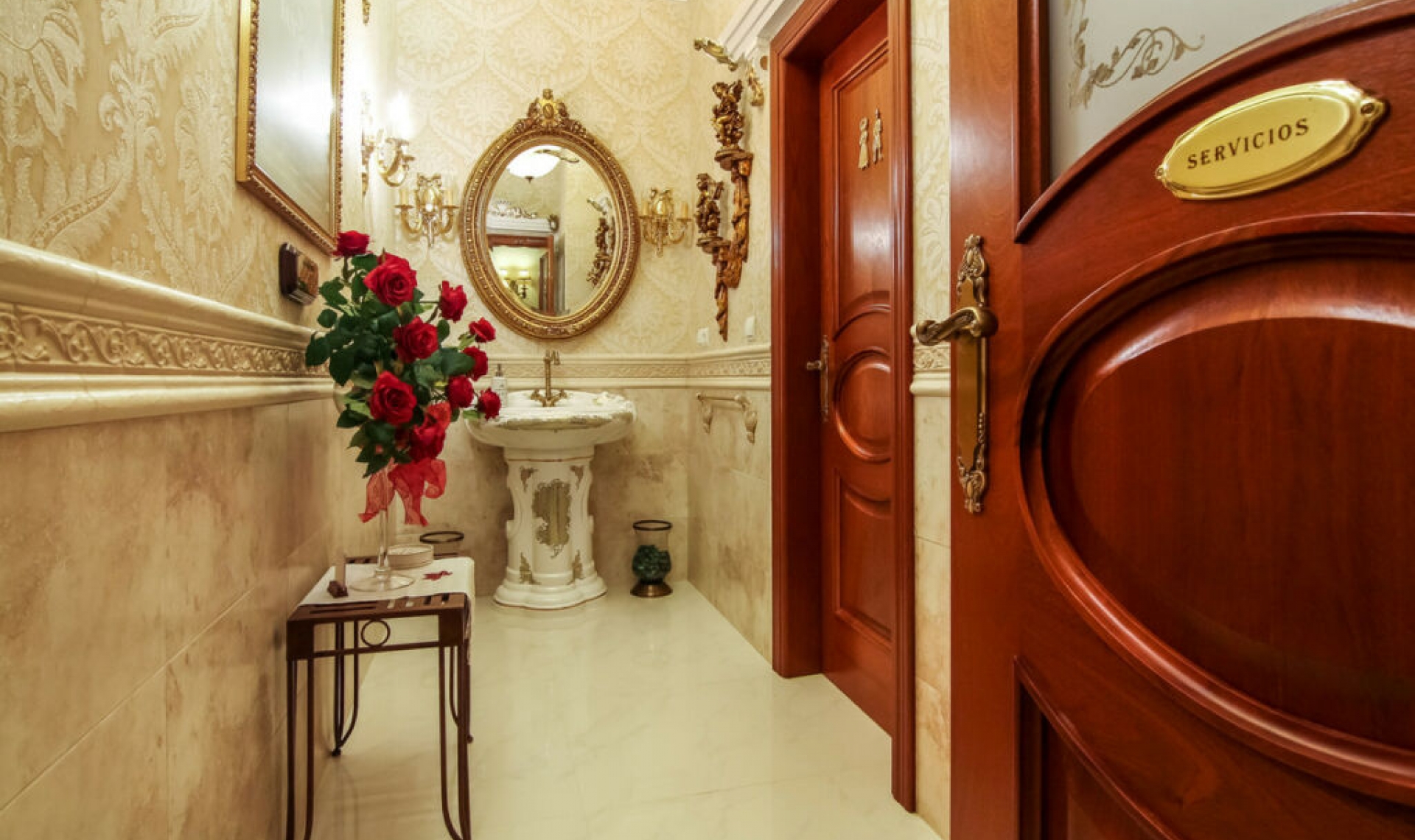 Resale - House -
Sotogrande