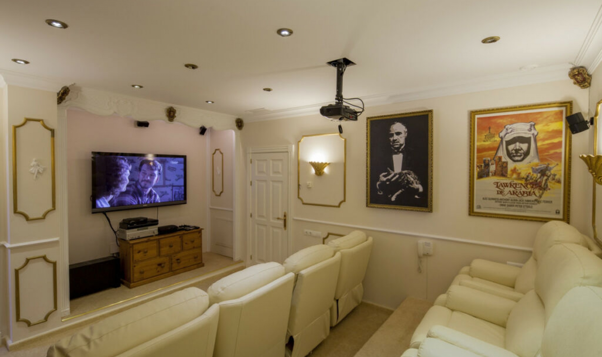 Resale - House -
Sotogrande