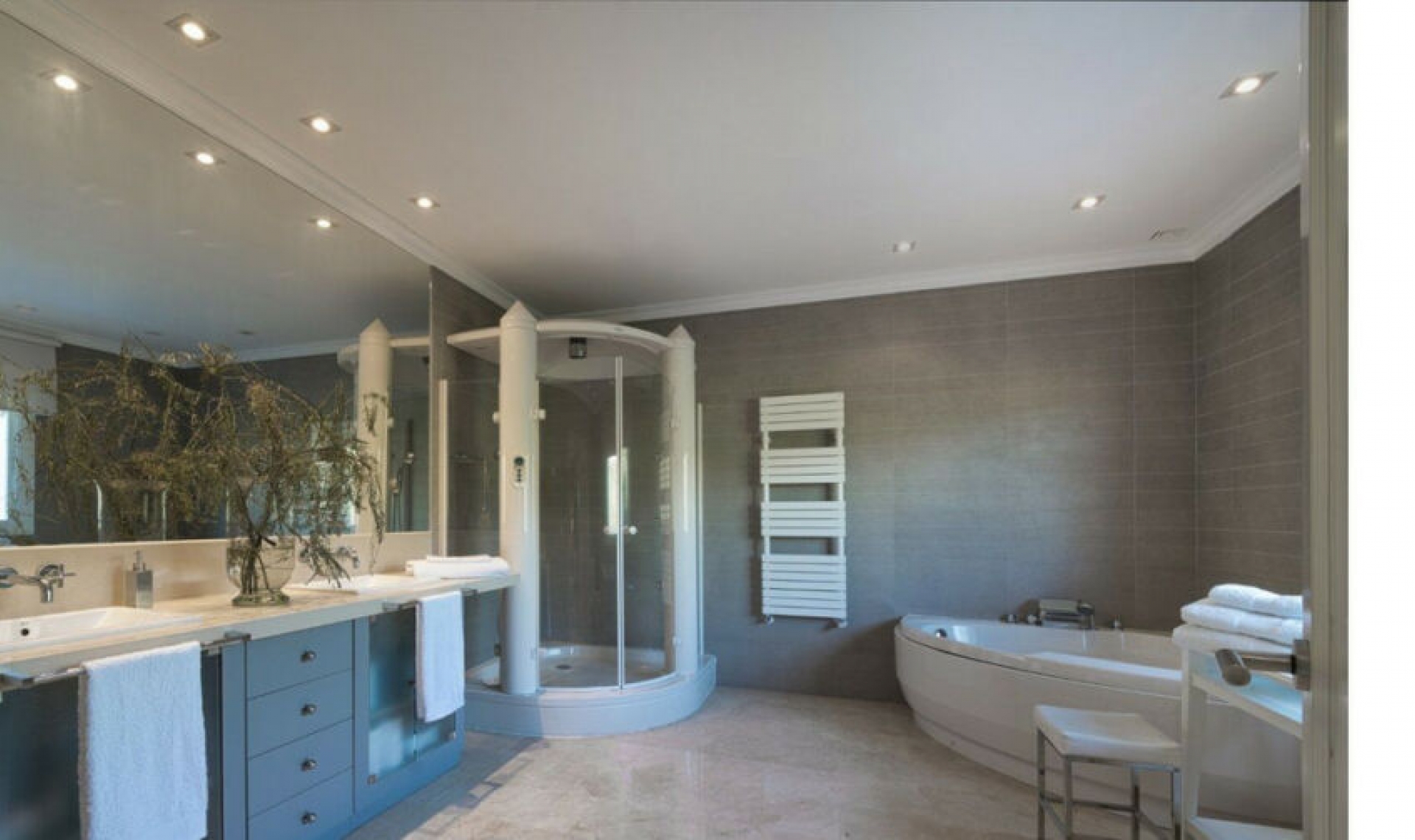 Resale - House -
Sotogrande