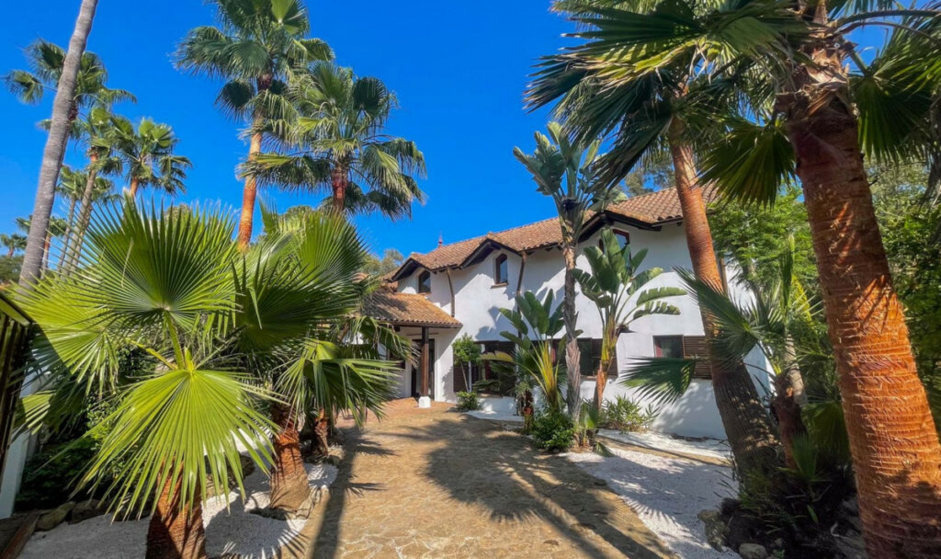 Resale - House -
Sotogrande