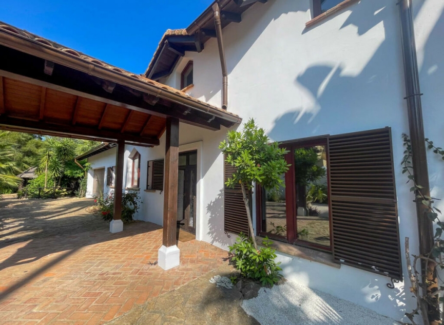 Resale - House -
Sotogrande