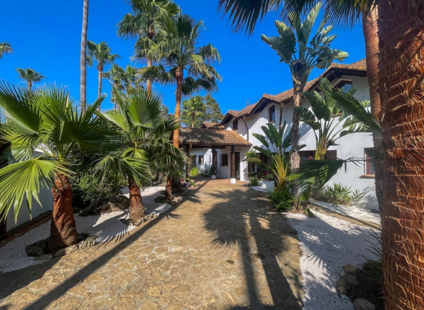 Resale - House -
Sotogrande