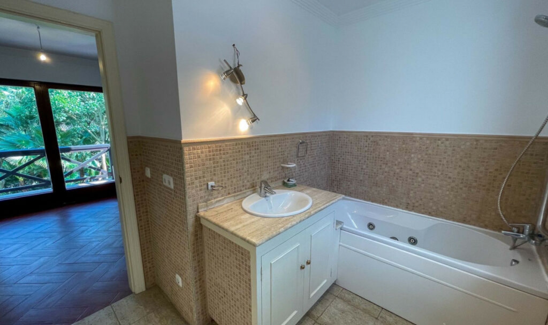 Resale - House -
Sotogrande