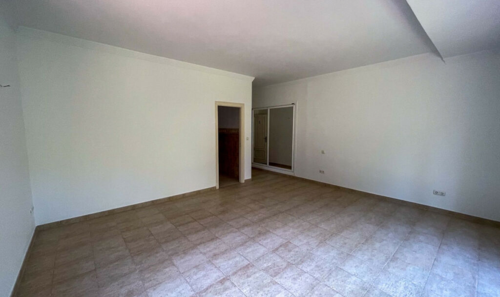 Resale - House -
Sotogrande