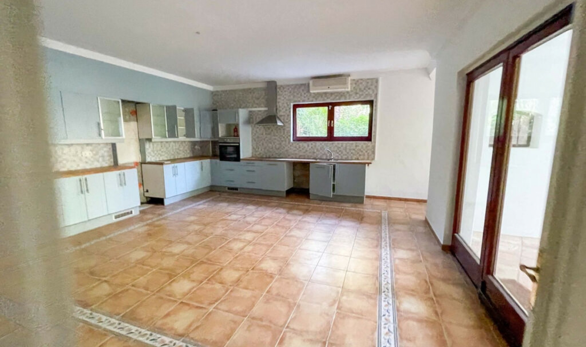 Resale - House -
Sotogrande