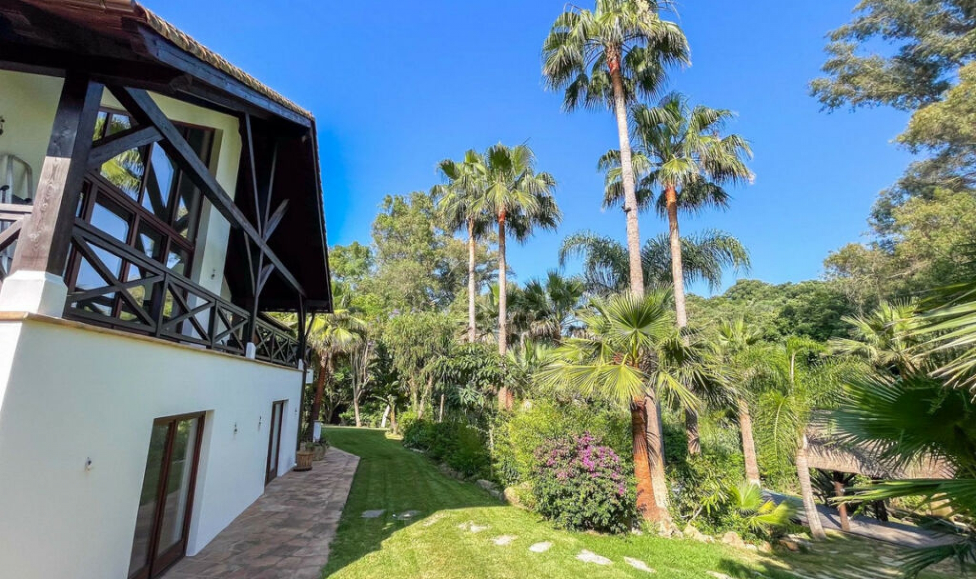 Resale - House -
Sotogrande