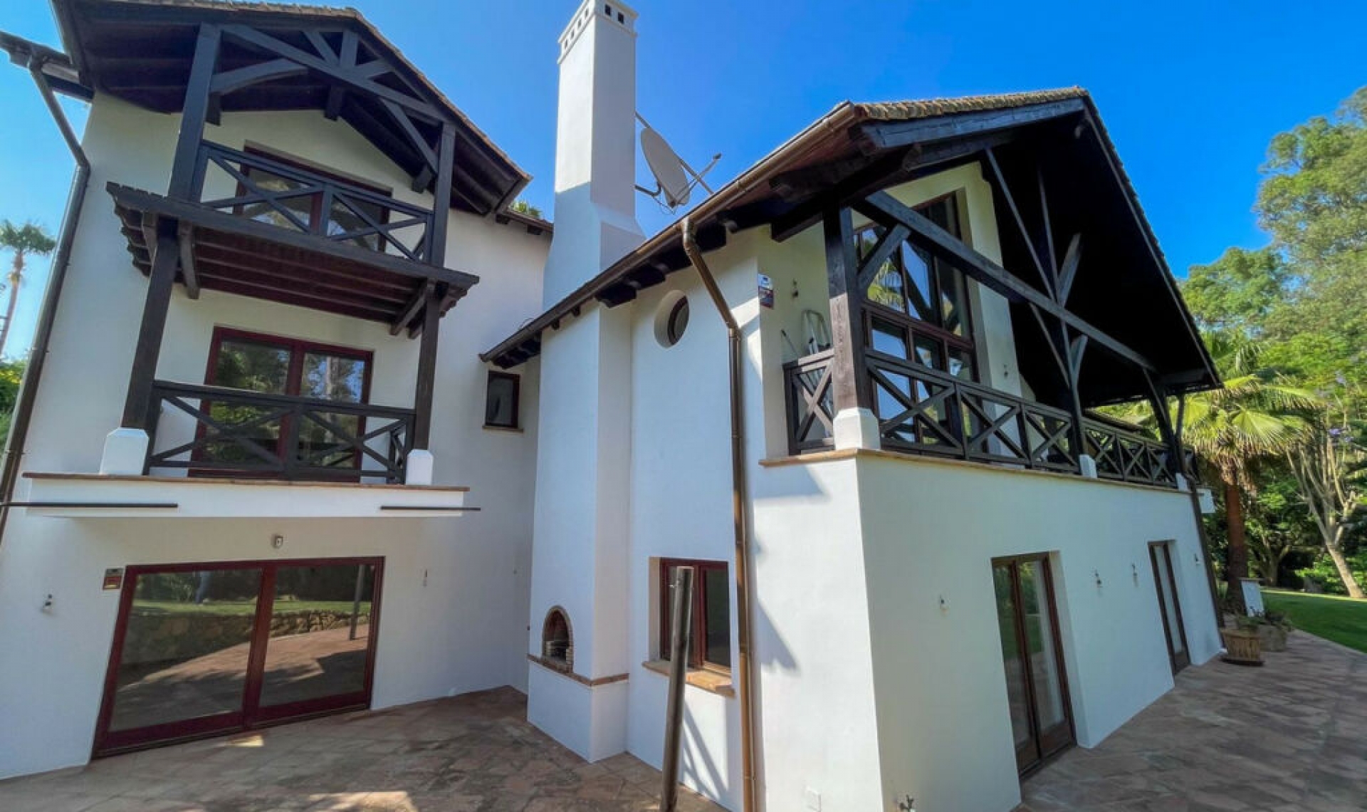 Resale - House -
Sotogrande