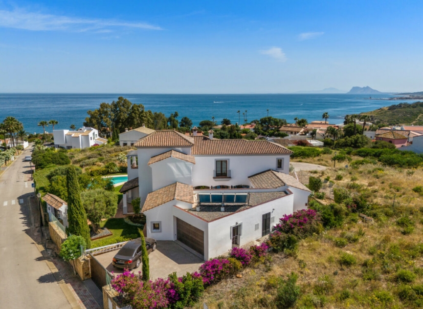 Resale - House -
Sotogrande