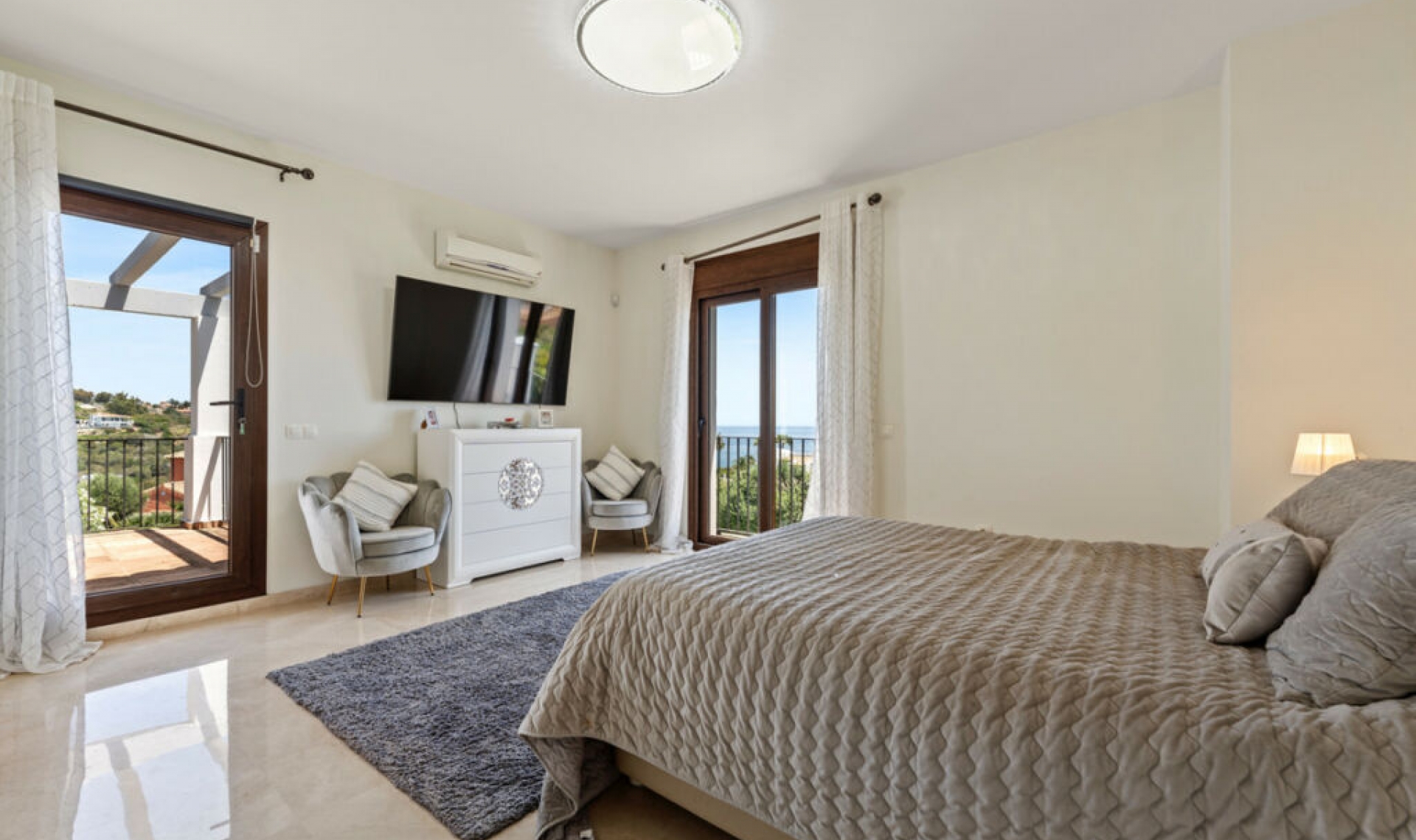 Resale - House -
Sotogrande