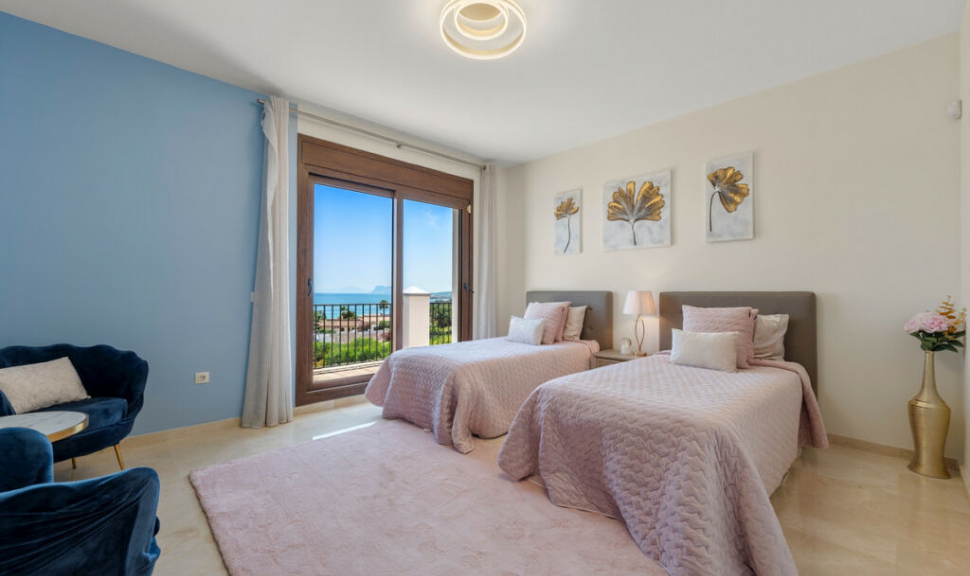 Resale - House -
Sotogrande